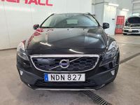 Begagnad Volvo V40 150 HK (110 kW) 2016 Svart Halvkombi