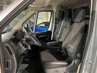 begagnad Peugeot Boxer Skåp PRO 2,2 BlueHDi L2H2 - Lastramp 2019, Minibuss