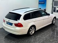 begagnad BMW 320 d xDrive Touring Automat Fullservad Välvårdad SV 2012, Kombi