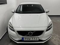 Begagnad Volvo V40 Momentum 120 HK (88 kW) 2017 Vit Halvkombi
