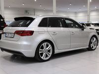 Begagnad Audi A3 Sportback Ambition 150 HK (110 kW) 2013 Silver Halvkombi