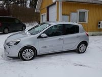 Begagnad Renault Clio R.S. 75 HK (55 kW) 2010 Silver Halvkombi