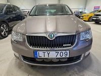 Begagnad Skoda Superb Elegance 105 HK (77 kW) 2011 Brun metallic Kombi