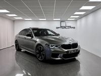 Begagnad BMW M5 Comfort Edition 600 HK (441 kW) 2018 Donington grå metallic. Sedan