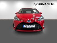 begagnad Toyota Yaris Hybrid E-CVT V-HJUL BACKKAMERA 2019, Halvkombi