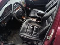 Begagnad Mercedes 300 1992 Almandin röd Kombi