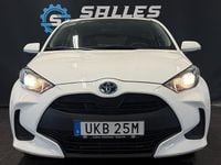 Begagnad Toyota Yaris Hybrid Active 116 HK (85 kW) 2023 Vit Halvkombi