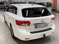 Begagnad Toyota Avensis 2012 Vit Kombi