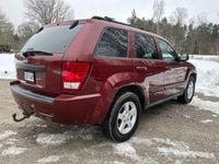 Begagnad Jeep Grand Cherokee Laredo 214 HK (157 kW) 2007 Röd SUV