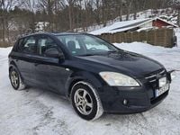Begagnad Kia Ceed 90 HK (66 kW) 2008 Svart Halvkombi