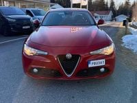Begagnad Alfa Romeo Giulia 180 HK (132 kW) 2016 Röd Sedan