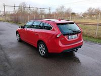 Begagnad Volvo V60 Momentum 150 HK (110 kW) 2011 Röd Kombi
