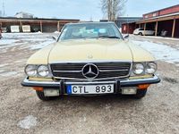 Begagnad Mercedes SL450 224 HK (164 kW) 1973 Gul Cab