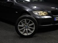 Begagnad BMW 325 197 HK (144 kW) 2008 Grå Sedan