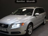 Begagnad Volvo V70 Momentum 146 HK (107 kW) 2010 Ljusgrå Kombi