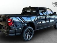 Ny RAM 1500 426 HK (313 kW) 2025 Svart Pickup