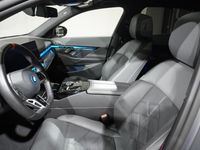 Begagnad BMW i5 M Sport 442 kW (601 HK) 2023 Grå/silver Sedan