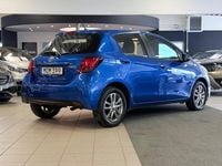 Begagnad Toyota Yaris Active 99 HK (72 kW) 2014 Blå Halvkombi