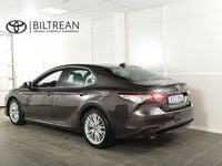 Begagnad Toyota Camry Hybrid 220 HK (161 kW) 2020 Brun Sedan