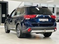 Begagnad Mitsubishi Outlander 150 HK (110 kW) 2017 Blå SUV