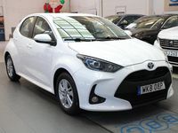 Begagnad Toyota Yaris Hybrid Active 116 HK (85 kW) 2020 Vit Halvkombi