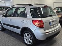 Begagnad Suzuki SX4 108 HK (79 kW) 2006 Silver Halvkombi