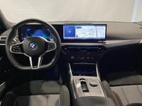 Begagnad BMW 330e M Sport 184 HK (135 kW) 2024 Blå Sedan