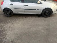 Begagnad Renault Clio R.S. 98 HK (72 kW) 2006 Halvkombi