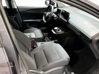 Begagnad MG MG4 EV 125 kW (170 HK) 2024 Grå Halvkombi