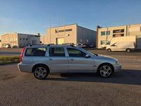 Begagnad Volvo V70 Dynamic 140 HK (102 kW) 2006 Ljusgrå Kombi