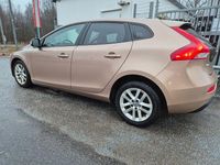 Begagnad Volvo V40 120 HK (88 kW) 2016 Ljusbrun Kombi