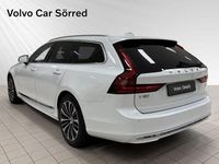 Begagnad Volvo V90 Core 355 HK (261 kW) 2023 Vit Kombi
