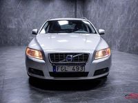 Begagnad Volvo V70 Momentum 231 HK (169 kW) 2009 Ljusgrå Kombi