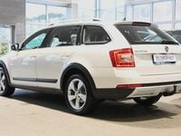 Begagnad Skoda Octavia Scout Business Line 184 HK (135 kW) 2015 Vit Kombi