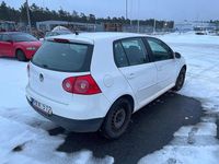 Begagnad VW Golf VI Trendline 102 HK (75 kW) 2008 Vit Halvkombi