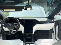 Begagnad Tesla Model X 421 kW (573 HK) 2020 Pearl white multicoat | ultra white premium interiör SUV