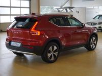 Begagnad Volvo XC40 Momentum 211 HK (155 kW) 2022 Röd SUV