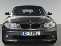 Begagnad BMW 118 Advantage 129 HK (94 kW) 2007 Brun Halvkombi