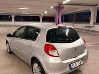 Begagnad Renault Clio R.S. 75 HK (55 kW) 2011 Halvkombi