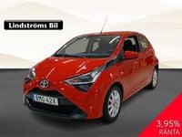 Begagnad Toyota Aygo X-play 72 HK (52 kW) 2021 Röd Halvkombi