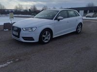 Begagnad Audi A3 Attraction 110 HK (80 kW) 2014 Vit