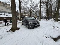 Begagnad Toyota Yaris Hybrid 101 HK (74 kW) 2013