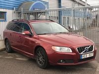 Begagnad Volvo V70 Momentum 108 HK (79 kW) 2010 Röd Kombi