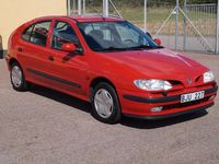 Begagnad Renault Mégane 114 HK (83 kW) 1998 Röd Halvkombi