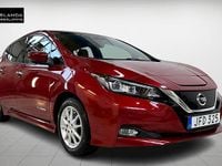 Begagnad Nissan Leaf Tekna 110 kW (150 HK) 2018 Röd Halvkombi
