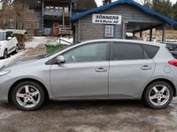 Begagnad Toyota Auris Edition 124 HK (91 kW) 2015 Grå Halvkombi