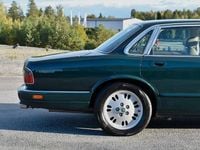 Begagnad Jaguar XJ 241 HK (177 kW) 1995 Mörkgrön Sedan