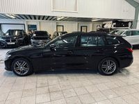 begagnad BMW 320 d xDrive Touring Sportline 1 ägare Värmare Navi Moms