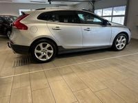 Begagnad Volvo V40 Momentum 150 HK (110 kW) 2014 Silver Halvkombi