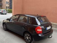 begagnad Kia Cerato Halvkombi 1.6 GLS Euro 4